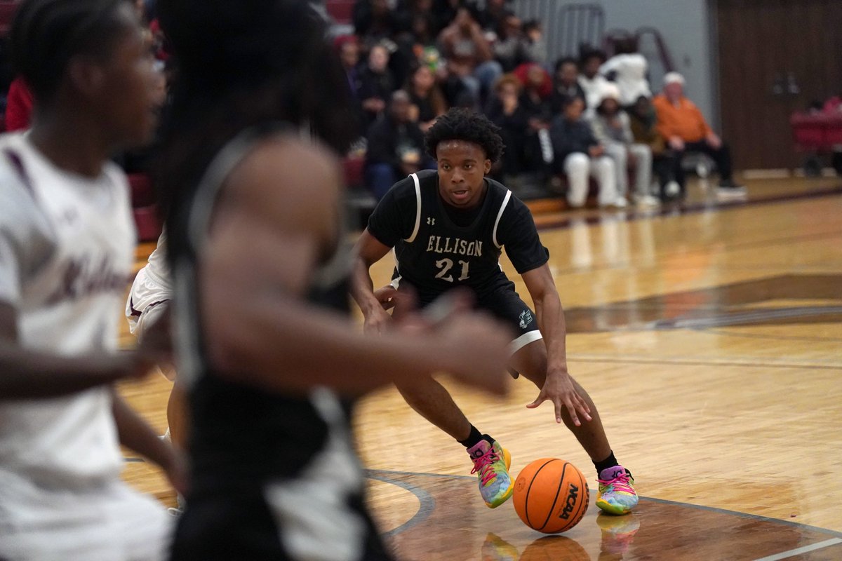 A classic Killeen ISD boys basketball matchup on Tuesday night with Killeen (<a href="/RRBB_KHS/">Killeen Runnin Roos Basketball</a>) hosting Ellison (<a href="/EHSBoys_BB/">EllisonEaglesBoysBB</a>). The Eagles came away with the victory, 64-52. #WeAreKISD