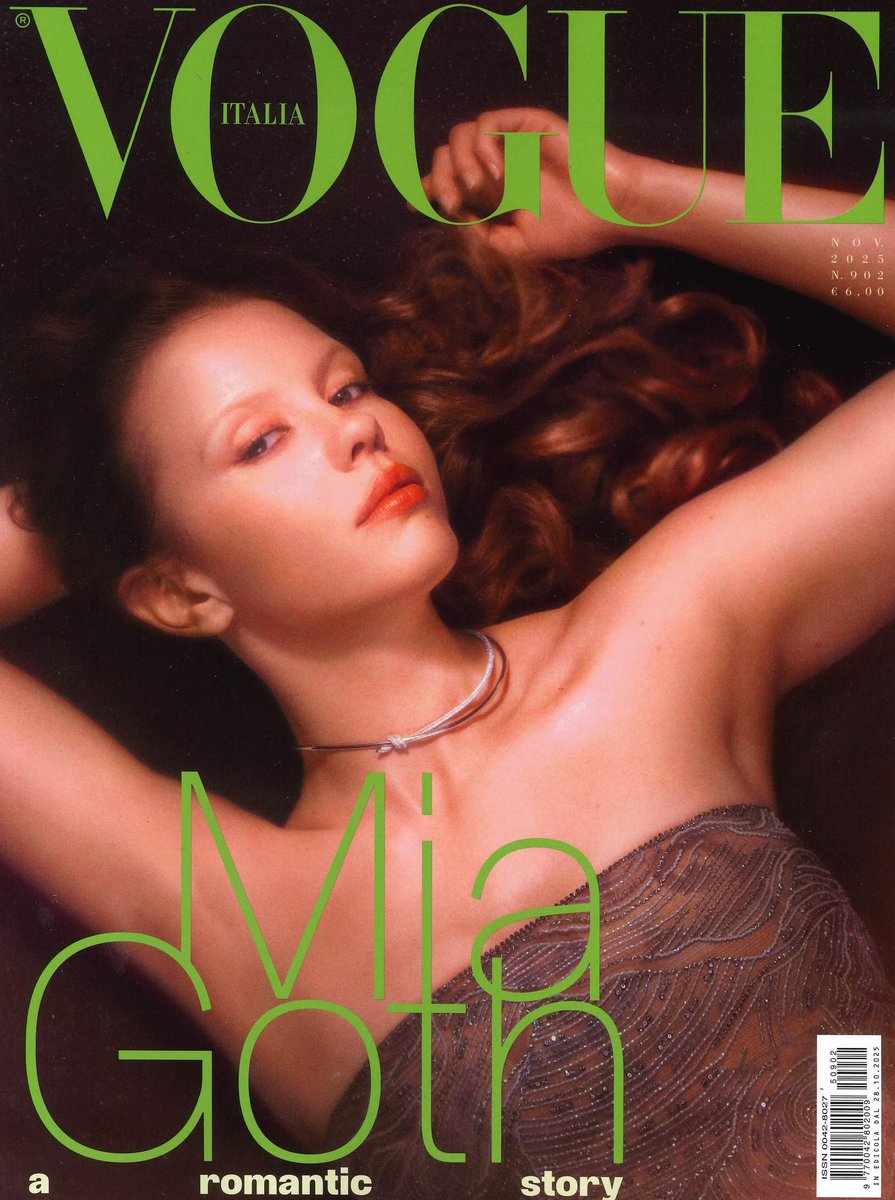 ミア・ゴス が表紙を飾る #VOGUE #ITALIA 11月号、好評発売中です