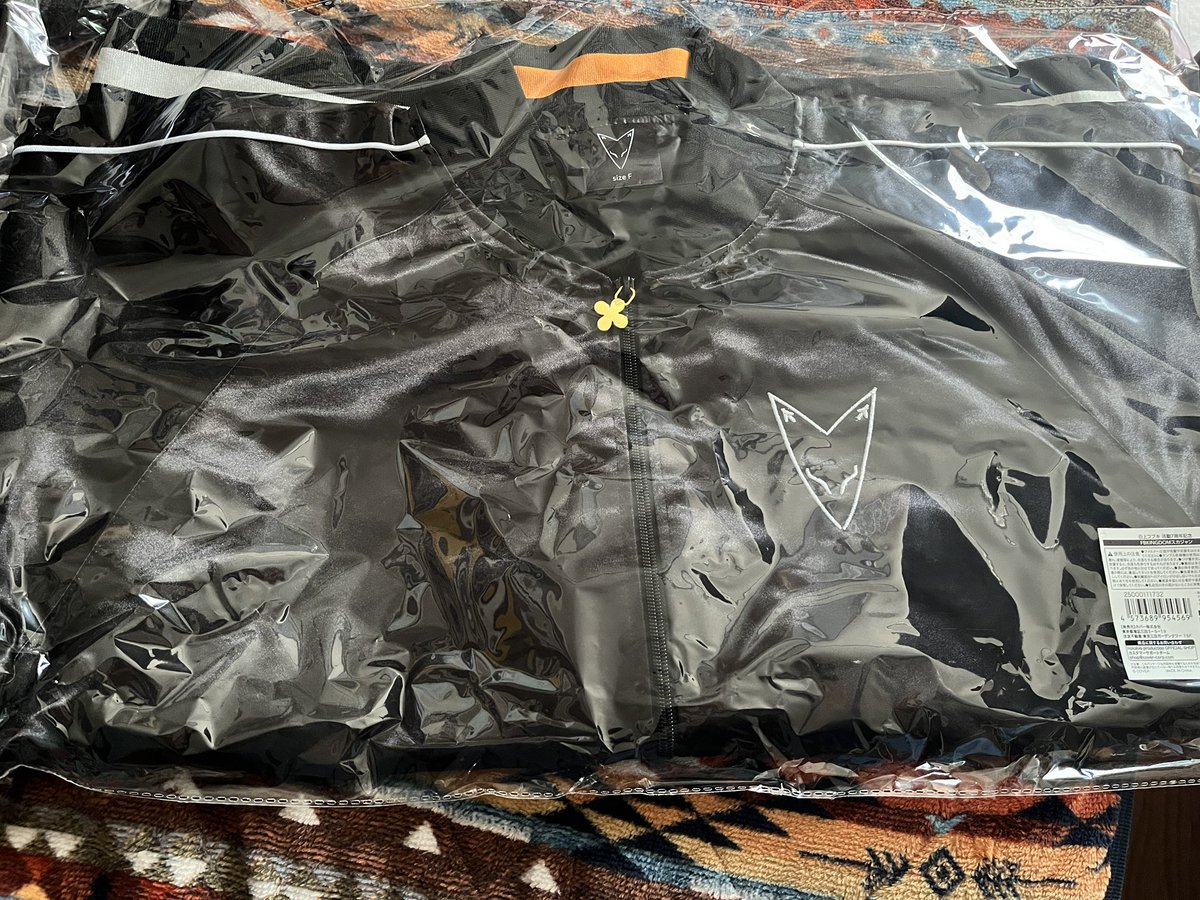 フブちゃん7周年記念のスカジャンが届いた！ 裏面のデザインめっちゃ