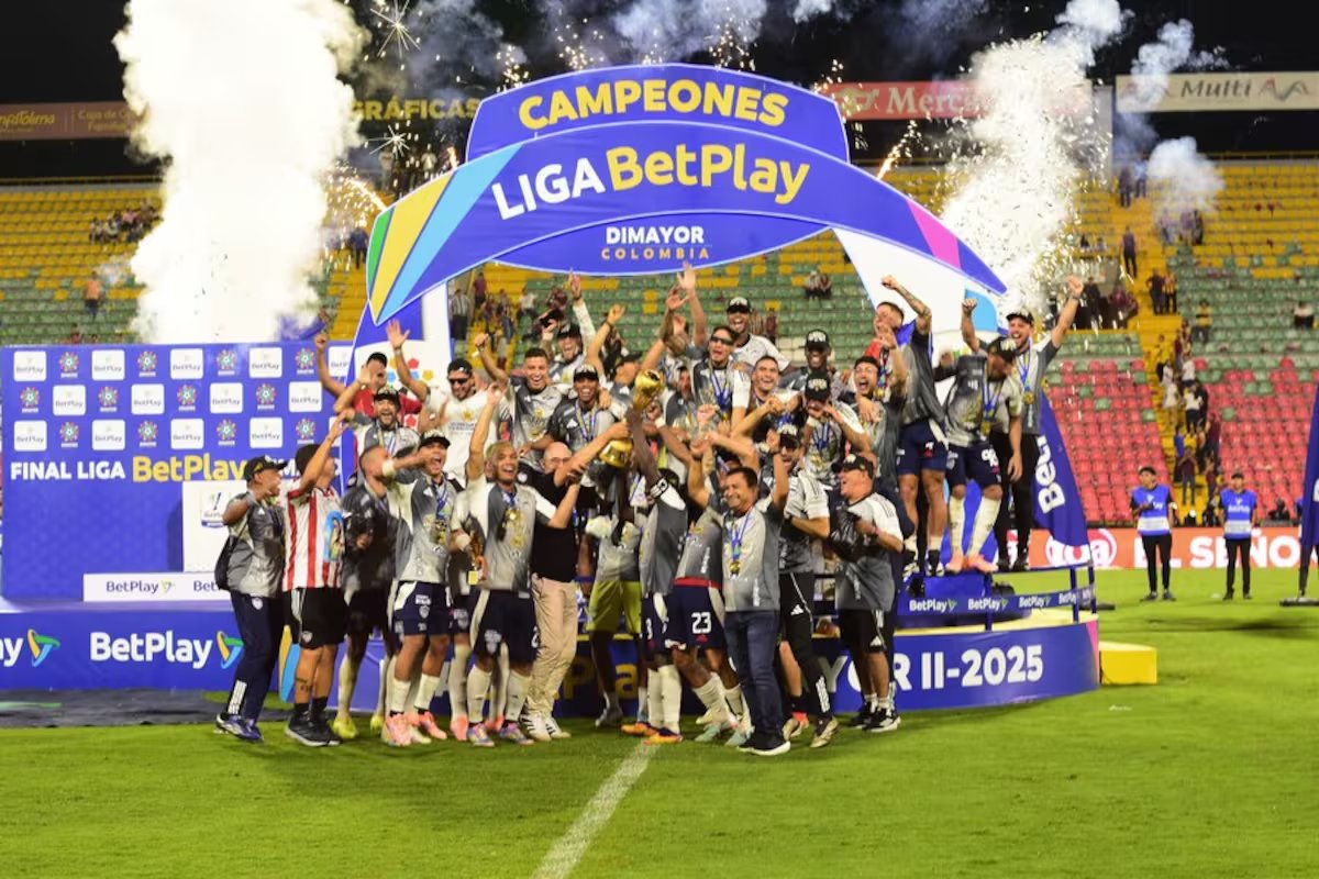 En 2023-2, Juanfer dejó al equipo tirado. Acto seguido, Junior le ganó la final vs el equipo de los amores de él.
A inicios de 2025, James dejó a Fuad y a Junior humillados, Junior en diciembre le gana la final vs el equipo de los amores de él.
Con Junior no se jode gran hp!