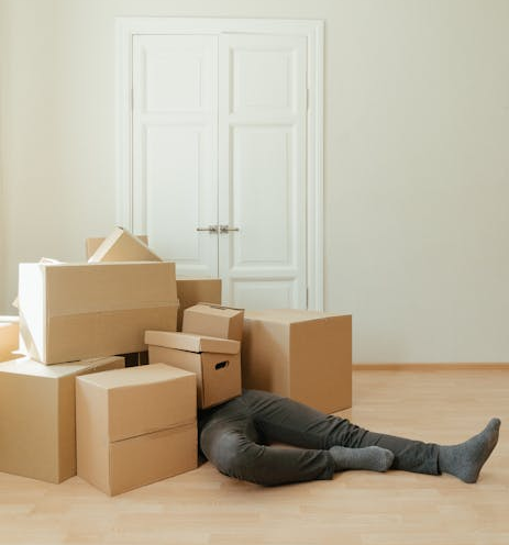 HomaPourasgari's tweet image. It’s time to clean house and get rid of all things that hold you back, including items that no longer serve a purpose in your life. Give them away, and see how it makes you feel. Here are some thoughts → randomthoughtsbyhoma.blogspot.com/2025/12/Cleani… | #minimalist #LetGo #Mindset