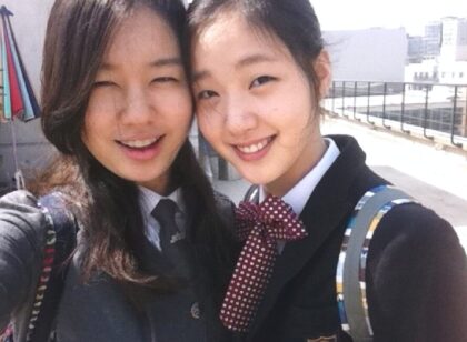 CCSetc's tweet image. So happy for these besties, two talented and beautiful women who are at the top of their game 🥰

#KimGoEun #AhnEunJin