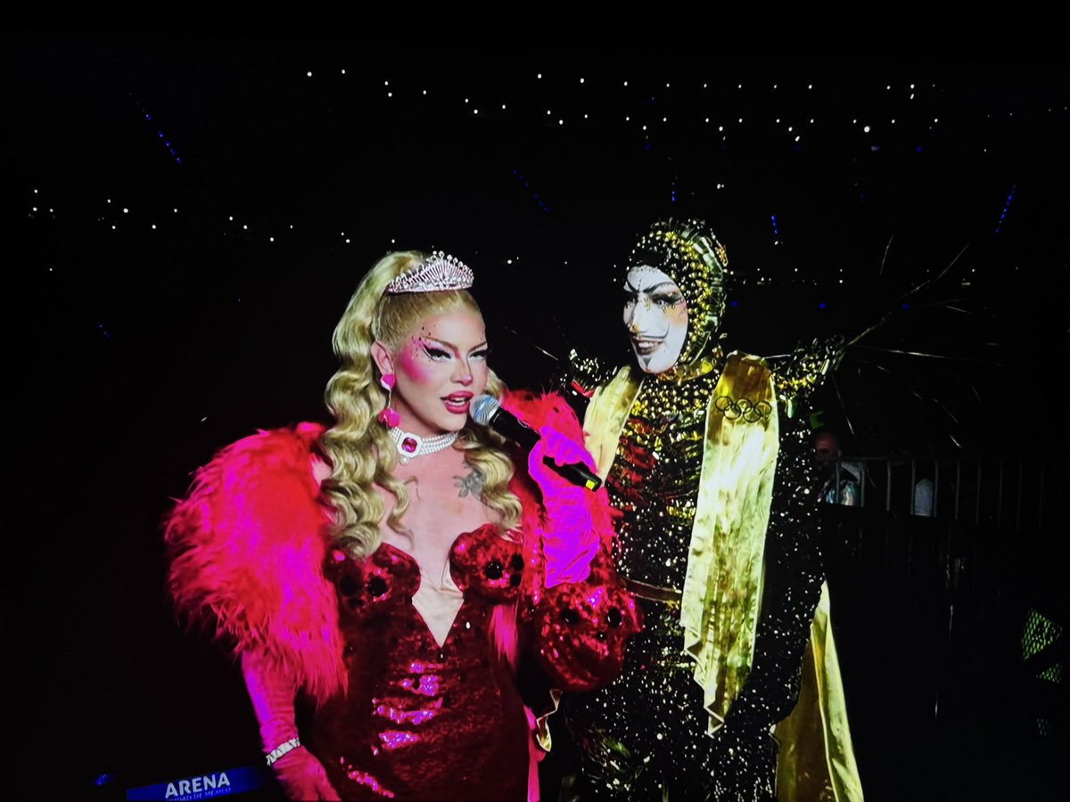 La transmisión parece película VHS de XV años de los 90s …. #LMD7 #LaMasDraga7 #LaMasDraga