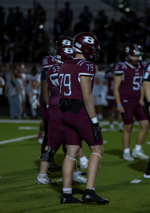 OceanSteubing's tweet photo. Last Varsity game of the season, DE #79, win 62-0 https://t.co/jj4rghiZc8