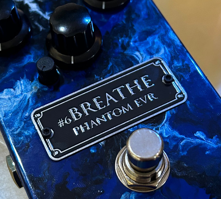 ペダルは非常にタッチセンシティブで汎用性の高いLow-Mid GainのODと