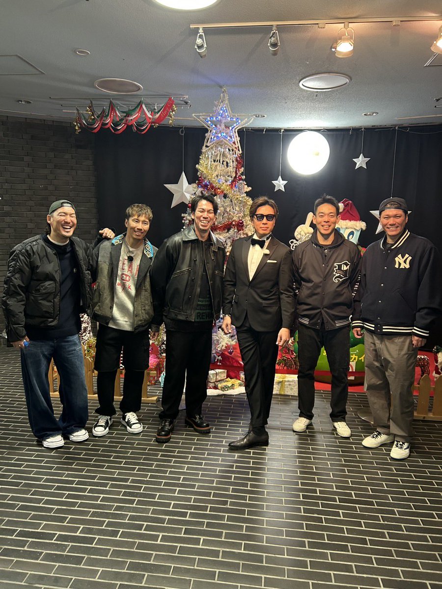 fujitv_baseball's tweet photo. 2026年1月4日(日)よる7時～ 
「実況解説野球旅」BSフジにて放送!
プロ野球界が誇る「1988年世代」
巨人 #坂本勇人 楽天 #前田健太 広島 #秋山翔吾 中日 #大野雄大 元巨人 #梶谷隆幸 元ヤクルト #上田剛史 が1泊2日の旅に!
しかも!その模様に野球中継さながらの実況解説付きでお届け!
ぜひご覧ください! https://t.co/HusS96Qvku