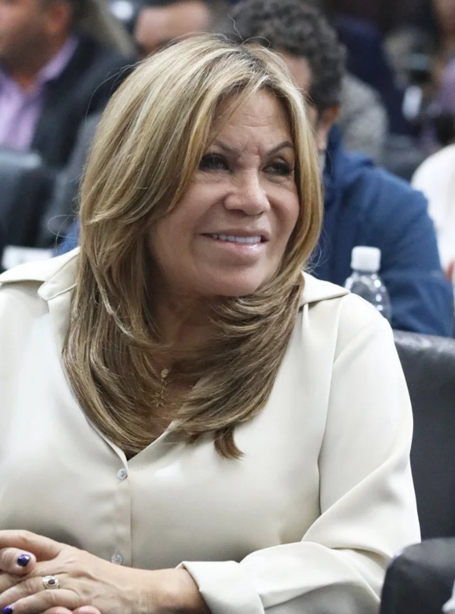 Prohibido olvidar a quien pasó a la historia por la agresión cobarde dentro de la Asamblea Nacional. Nancy Ascencio: nombre y apellido de quien levantó la mano contra María Corina Machado y le fracturó la nariz. Vive en Puerto Ordaz, en Terrazas de Cachamay. No fue un accidente