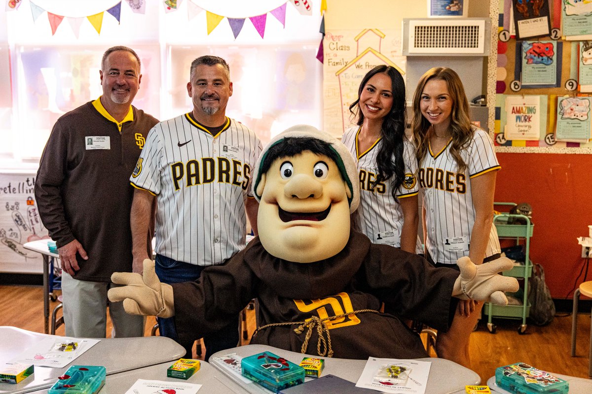 This holiday season, we teamed up with @GallagherGlobal to adopt Ms. Torres’ 2nd-grade class at @SanDiegoMonarch to surprise them with gifts 💛