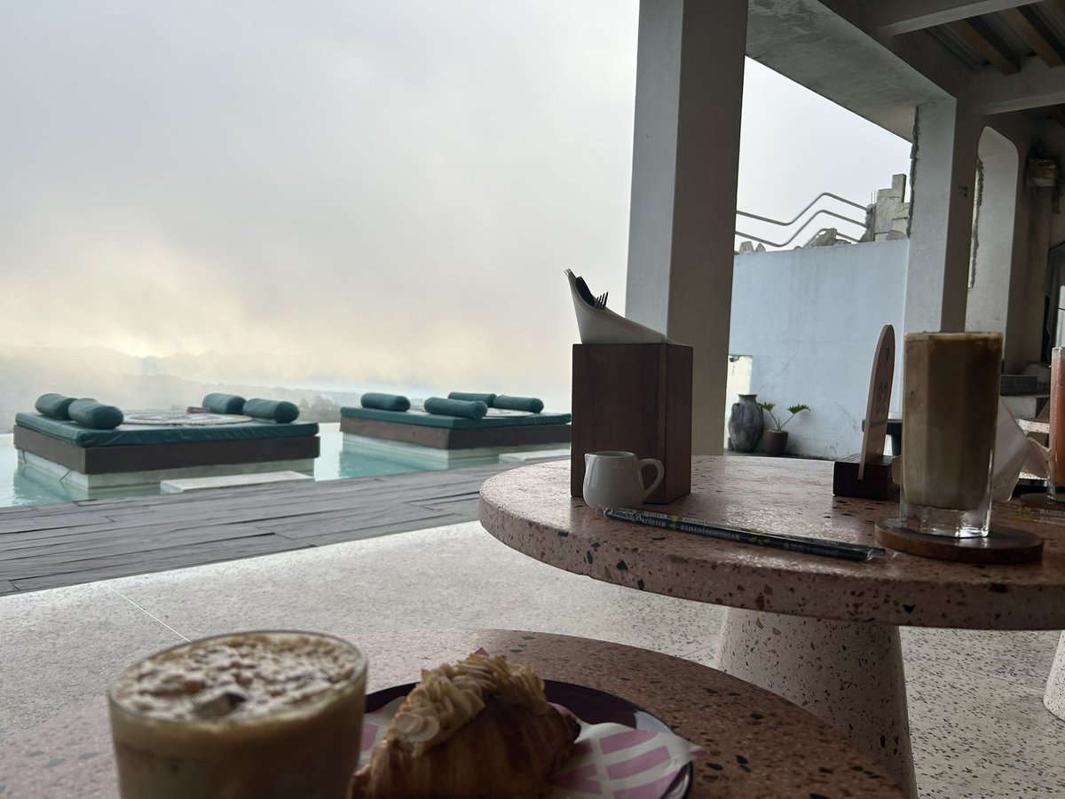 esavior61's tweet image. 