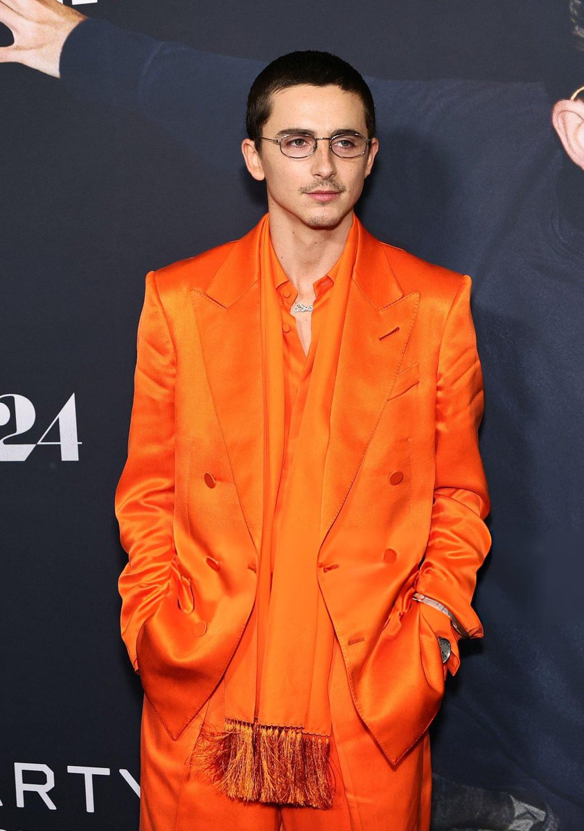 timotheeupdates's tweet image. Timothée Chalamet arrives at the 'MARTY SUPREME' premiere in NYC tonight.