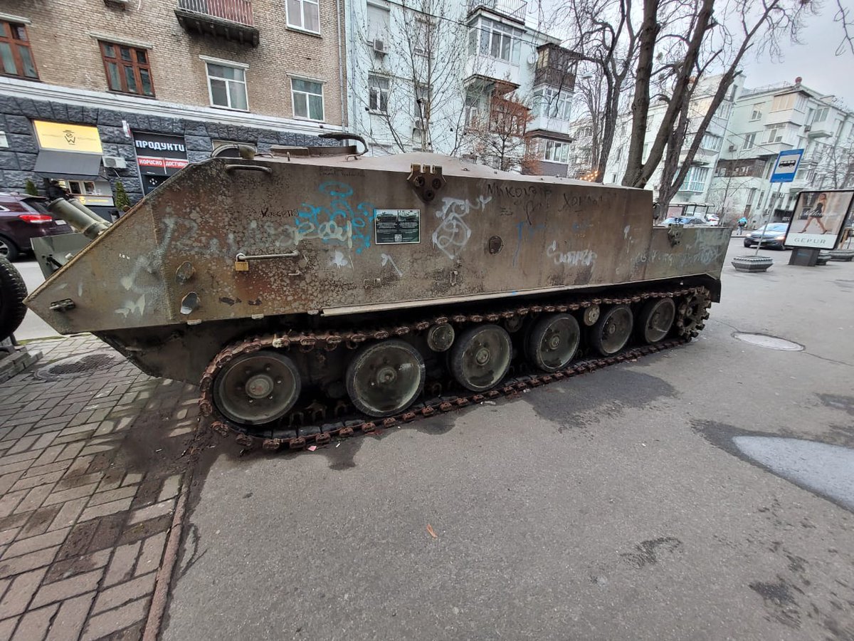 AviacionDefensa's tweet image. Cosas que encontras caminando por #Kiev 

@santiagoR24 se encuentra en #Ucrania para una cobertura y reportajes sobre la invasión de #Rusia a ese país
Más adelante todo en @PucaraD