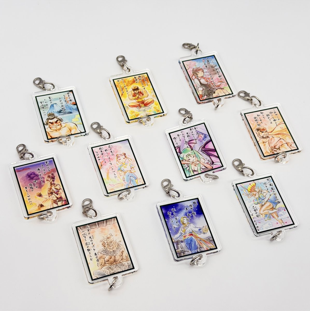 ／
【新発売】
カプコンファイティング百人一首　連結アクリルチャーム
＼

#ストリートファイター などの格闘ゲームキャラクターが、
百人一首の絵札になって登場！

詳細はコチラ👇
capcom.co.jp/amusement/bran…

イラストを使用した他アイテムはカプコンストアにて発売中
capcom.co.jp/amusement/bran…