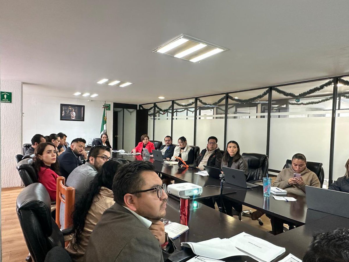 Me reuní con el equipo de enlaces para dar seguimiento a los avances, alinear esfuerzos y seguir construyendo un cierre de año sólido.

El compromiso y la colaboración diaria son fundamentales para fortalecer a <a href="/TUSUPERISSSTE/">SUPERISSSTE</a> y atender mejor a las familias. ❤️🛒