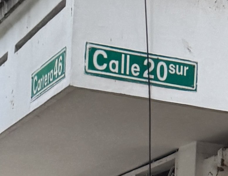 DiegoLopera's tweet photo. @Enviaseo @GenteDeEnvigado Señores @AlcaldiaEnv desde el barrio Bosques de Zúñiga estamos atentos a su gestión y solución frente a esta situación. Gracias https://t.co/JGPQ3STHAt
