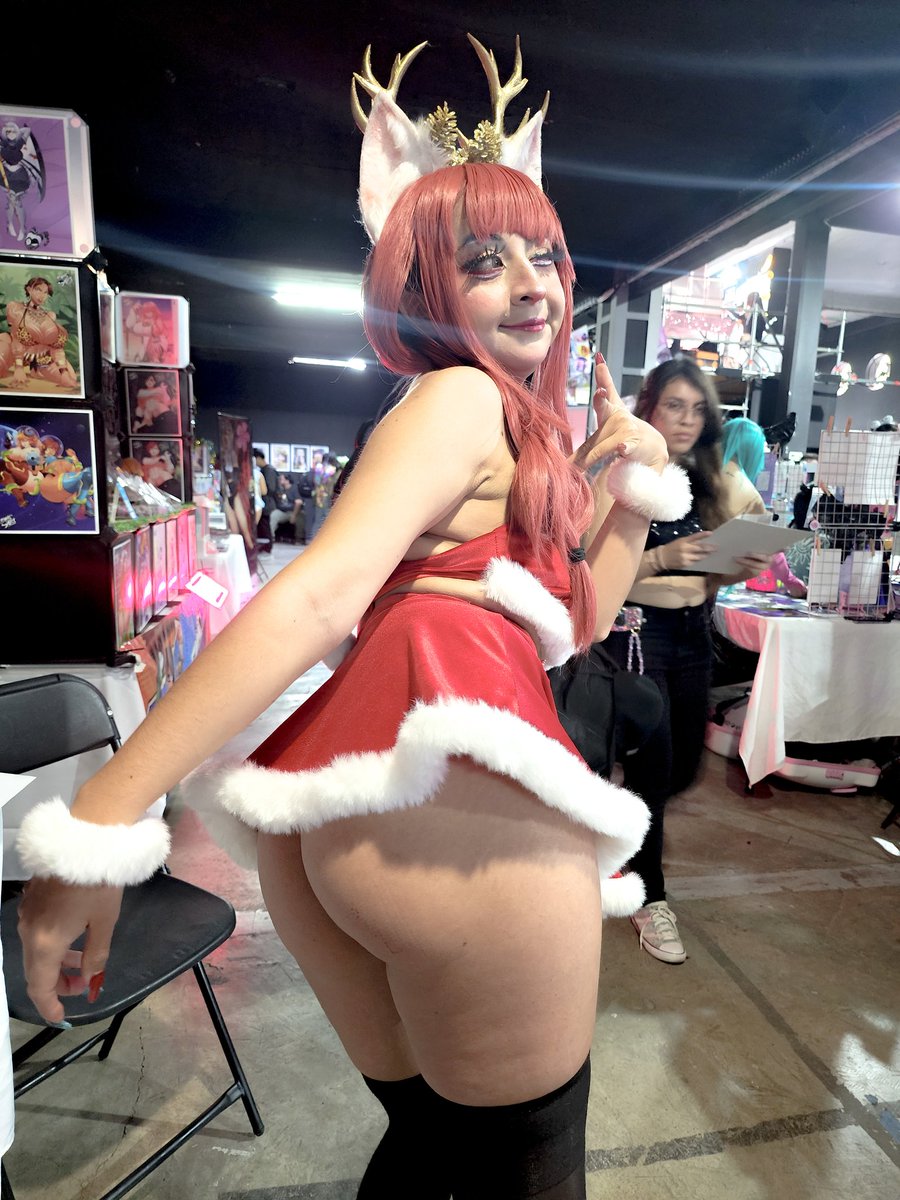 Wataa
Una foto de Máxima En la Kiki fest lml quienes me vieron ahí uwu?
#makimacosplay #makima #chainsawmancosplay