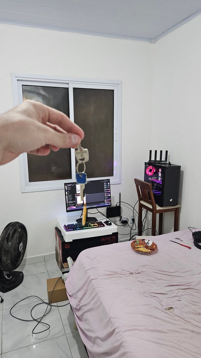 fofinjareal's tweet image. Saí do aluguel e agora tenho minha casa própria dale ✌️