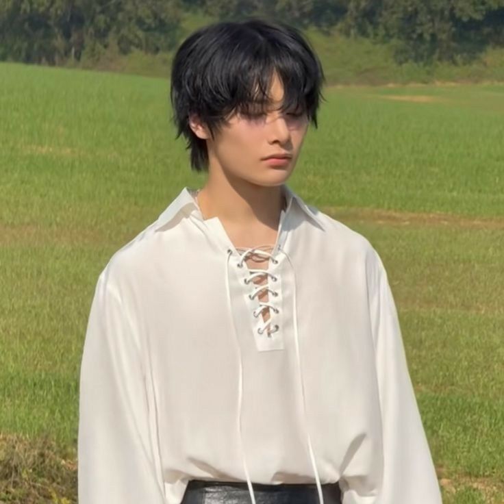 GODLYD3SIRES's tweet image. —Vesper

- A once light Fey turned Dark due to a fire that took the forest he lived in and protected.
He now runs an animal sanctuary in a peaceful part of the country while also doing other side quests {modeling,dancing + etc}

•Bisexual || Switch 
Ships with heavy chemistry.