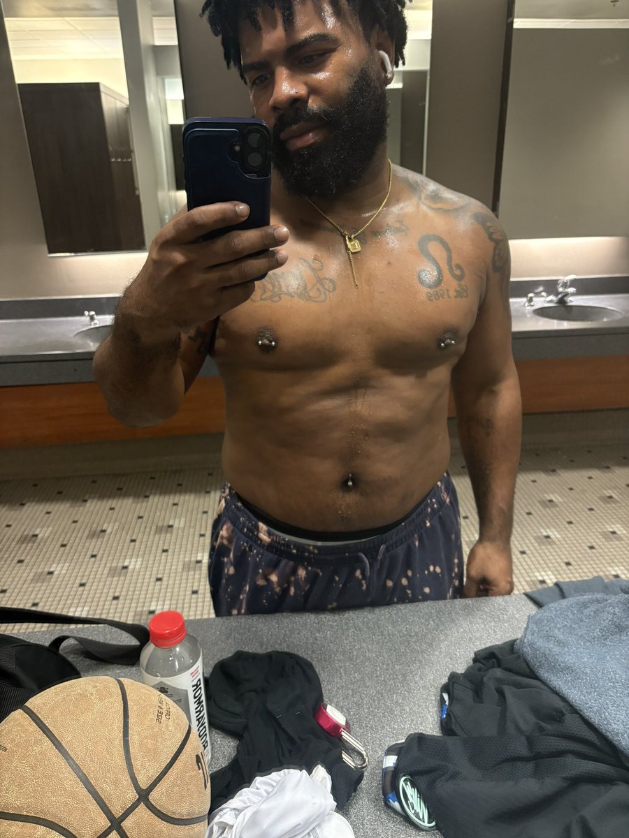 Tonightornever tweet media