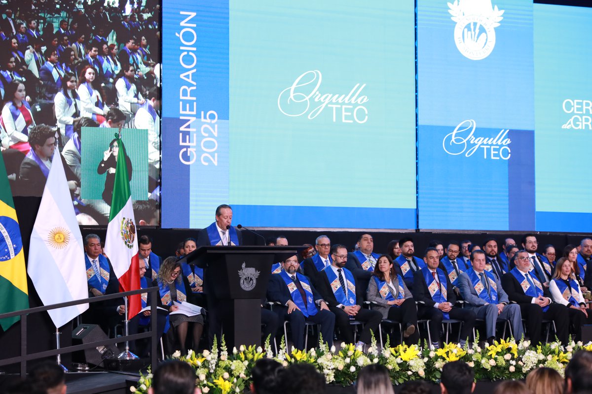 Tec_CCM's tweet photo. Hoy celebramos el cierre de una etapa y el inicio de nuevos caminos. 🎓✨

Te invitamos a revivir la Ceremonia de Graduación del Tec Ciudad de México a través de Live.Tec y ser parte de este momento tan especial.

🔗https://t.co/V0CS64b6lr

#GraduaciónTec #TecCCM #OrgulloTec https://t.co/kGDAdL7R6o