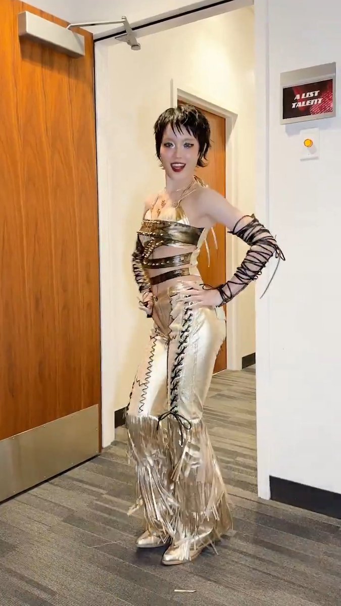 The outfit is stunning 😍 ✨ #XG_TheVoice #XG_GALA #XG出演ぶちかま