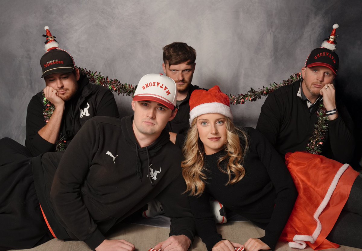 LubbockMatadors's tweet photo. Happy Holidays from the Lubbock Matadors to you 📸🎄🎅🏼 https://t.co/4utG6Jc9tx