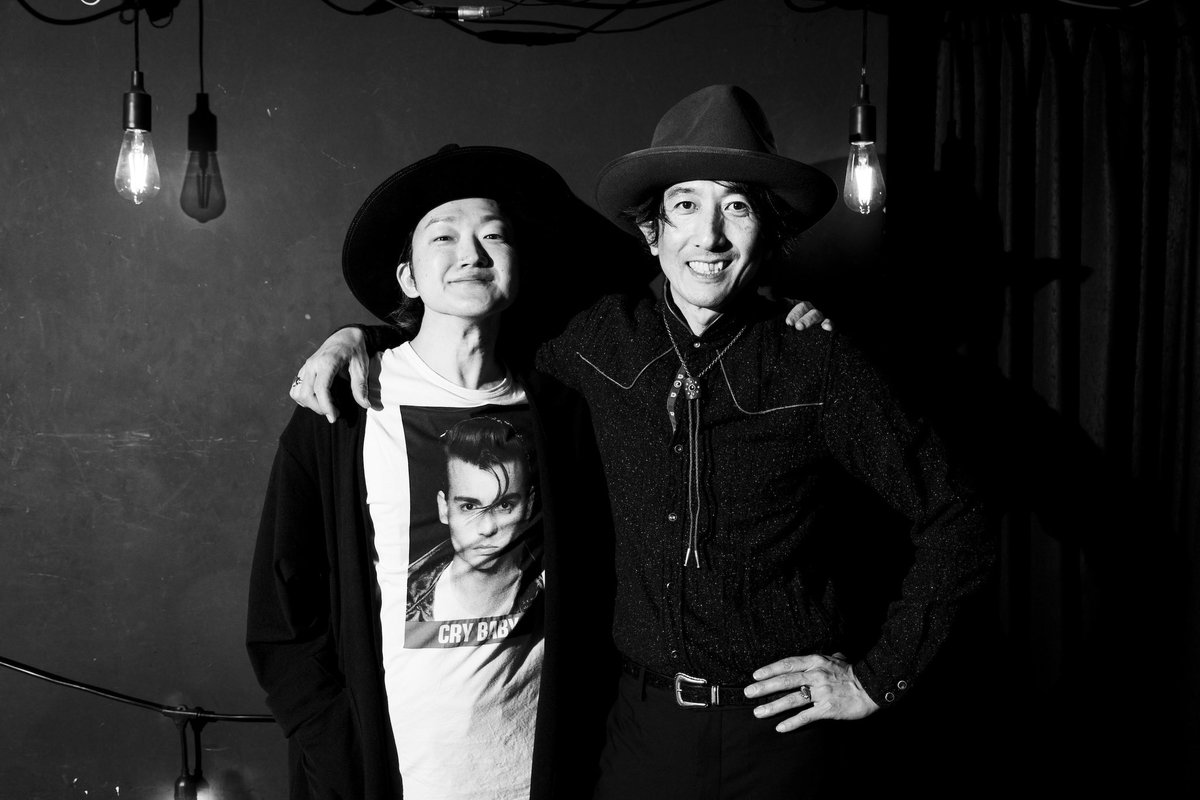 いよいよ今週末は浜辺シゲキとの2人ユニットLUCIO &amp; JOSEPHでURASUJIに出演します！シゲキとの出会いは1997年。ライブで大阪に行った時、SIDE-ONEの曲をシゲキがカバーしたデモテープを渡されたのがきっかけ。28年後に2人でSIDE-ONEの曲をやるというのはほんと嬉しいな。見に来てね。