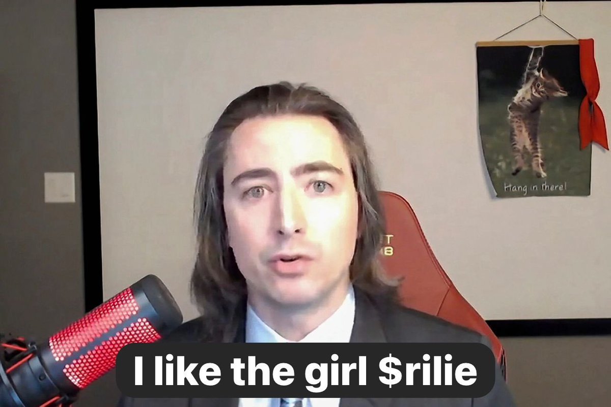 GameStop Girl tweet media