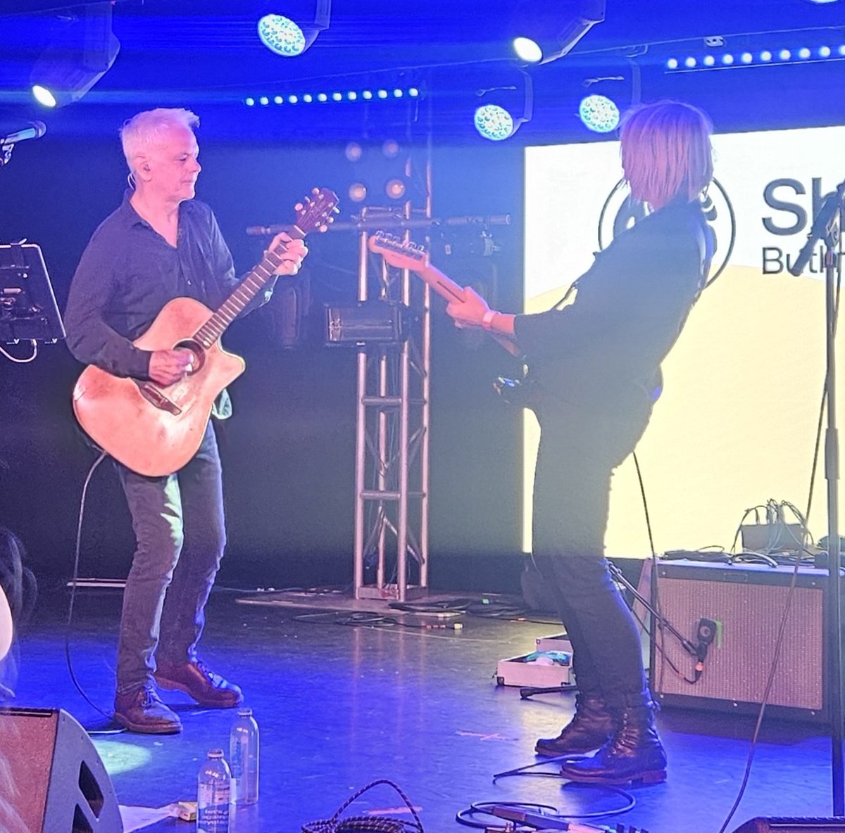 helenmitchell13's tweet photo. In anticipation of @weddingpresent's return to Cardiff @TramshedCF this evening 🎊, a few pics from a few weeks ago at @ShiiineOn_ The David Gedge Duo powering through the lurgy with a fantastic set-no, we have certainly not seen an acoustic guitar played quite like that before! https://t.co/FoJ5CCJ539
