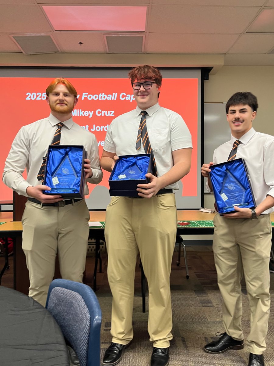 BigHolts65's tweet photo. Blessed to have been named a 2025 SRHS football captain,  2025 O-Lineman of the year, also getting recognized as 1st Team All-District and 1st Team All-Region.
@CoachComes @CoachComes @CoachDez_NCSA https://t.co/KSpMAWTd3T