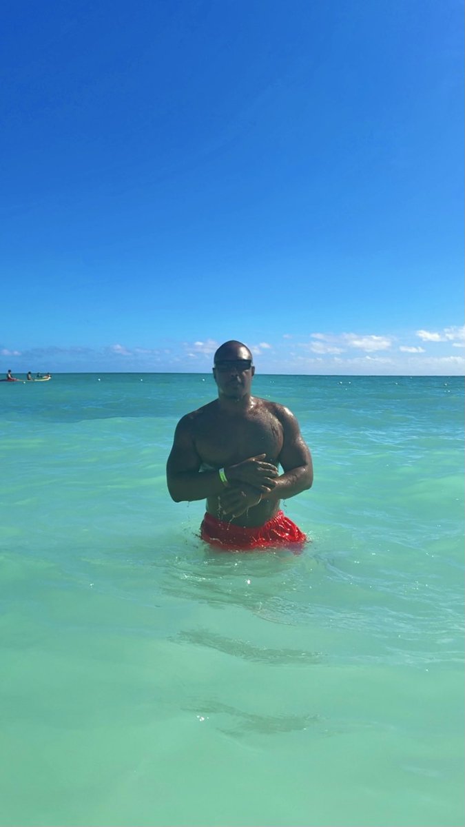 Island hopping 🏝️