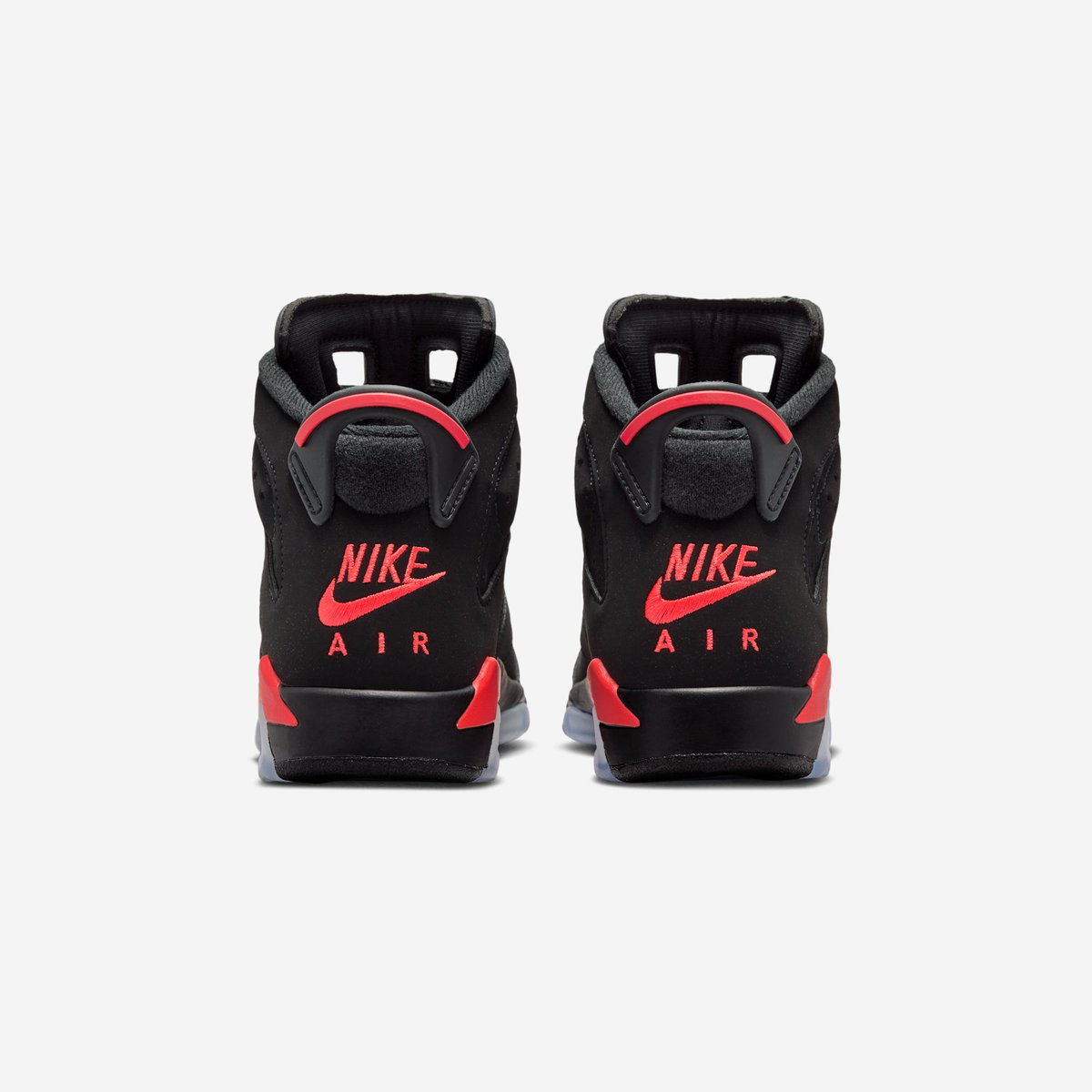 zSneakerHeadz's tweet image. 2026 “Reverse Infrared” Air Jordan 6 official images 👀👀👀
(GS size pictured)