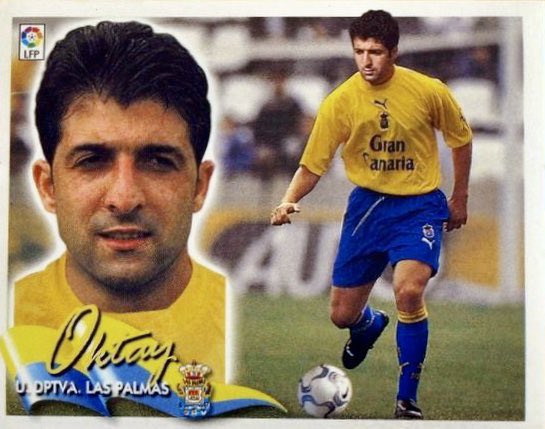 #MemoriaUDLP 
Hoy cumple 50 años Oktay Derelioğlu, 17/12/1975. El ex delantero turco jugó los dos primeros partidos de la liga 2000-2001 con la <a href="/UDLP_Oficial/">UD Las Palmas</a>, pero la cosa se torció por un incidente extradeportivo con el inglés Vinny Samways, volviéndose a Turquía con su familia.