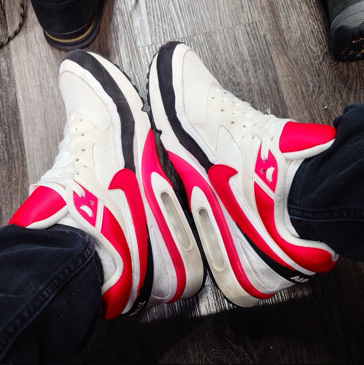 CurwenSimon's tweet photo. #ootd #nike #airmaxbw with #calvinkleinjeans https://t.co/HJNrc1yTLs