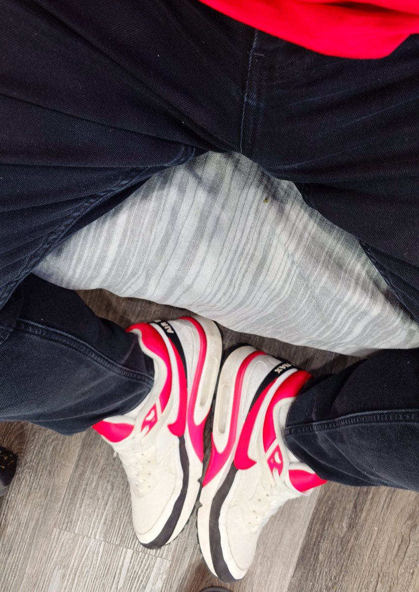 CurwenSimon's tweet photo. #ootd #nike #airmaxbw with #calvinkleinjeans https://t.co/HJNrc1yTLs