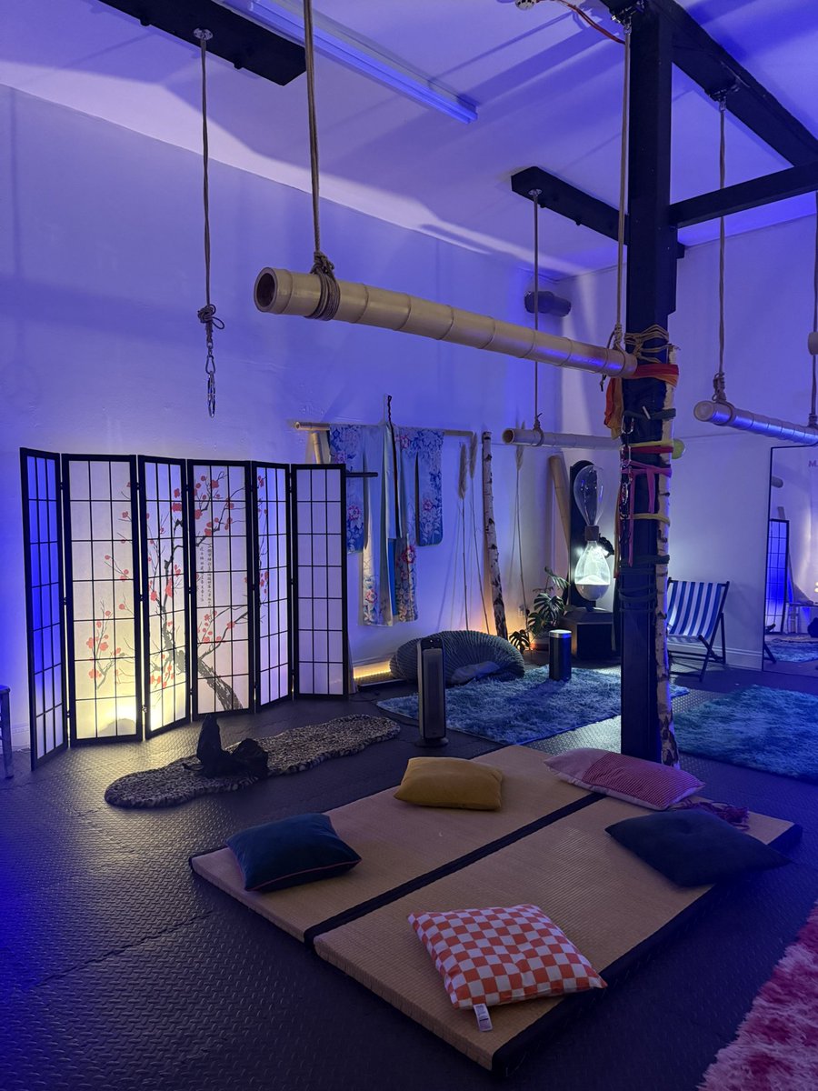 bbustingbella's tweet image. I finally went to my first shibari lesson! I had so much fun. Looking forward to improving on my tying over the ne t few months 🪢