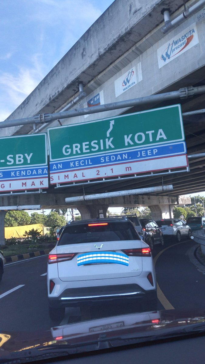 exit tol bunder antrian panjang efek TL  <a href="/e100ss/">Radio Suara Surabaya</a>