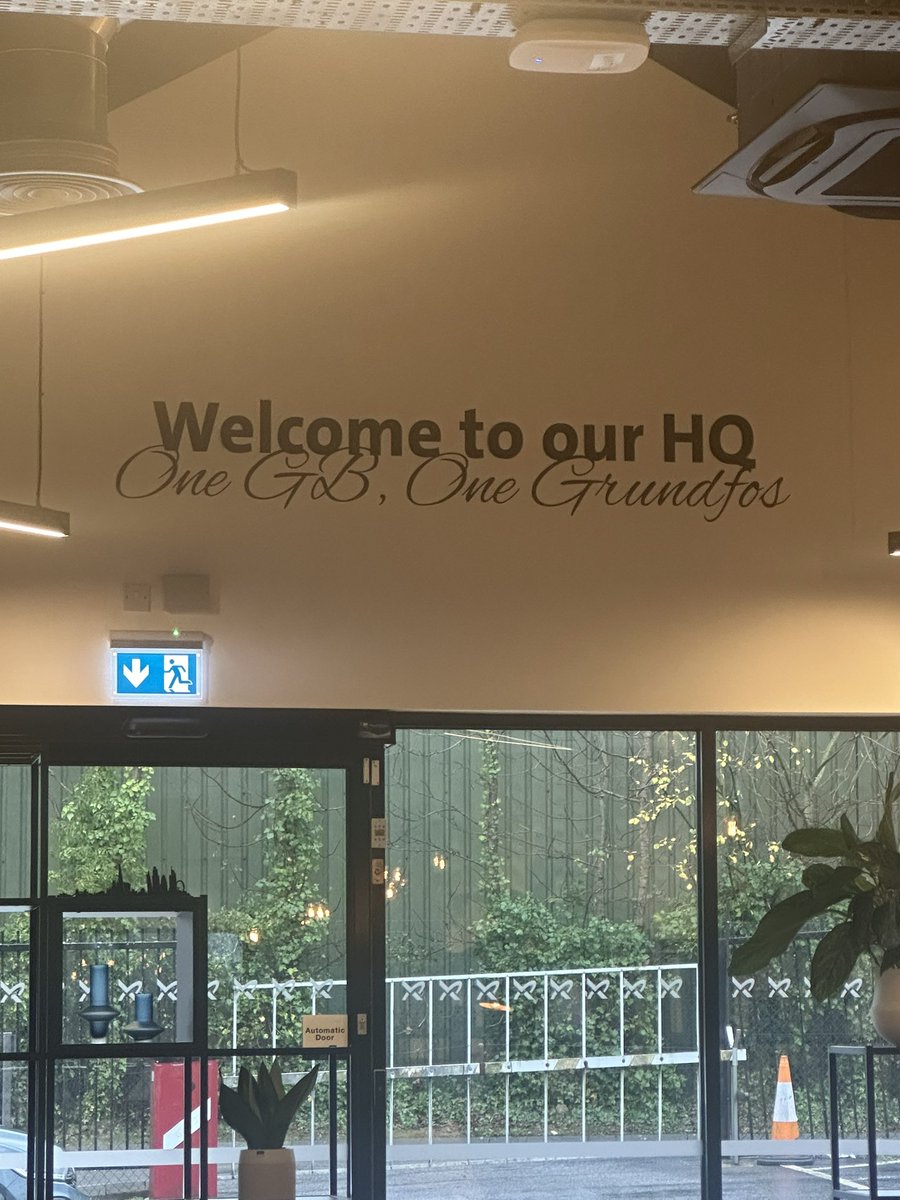 TISScotlandLtd's tweet image. Thanks to @grundfos and Paul Andrews for organising contractor training down at the Leighton Buzzard office.  

@TISScotlandLtd have sent down the service engineers for a controller refresher and education about the new products coming.

#water #alwayslearning #Efficiency