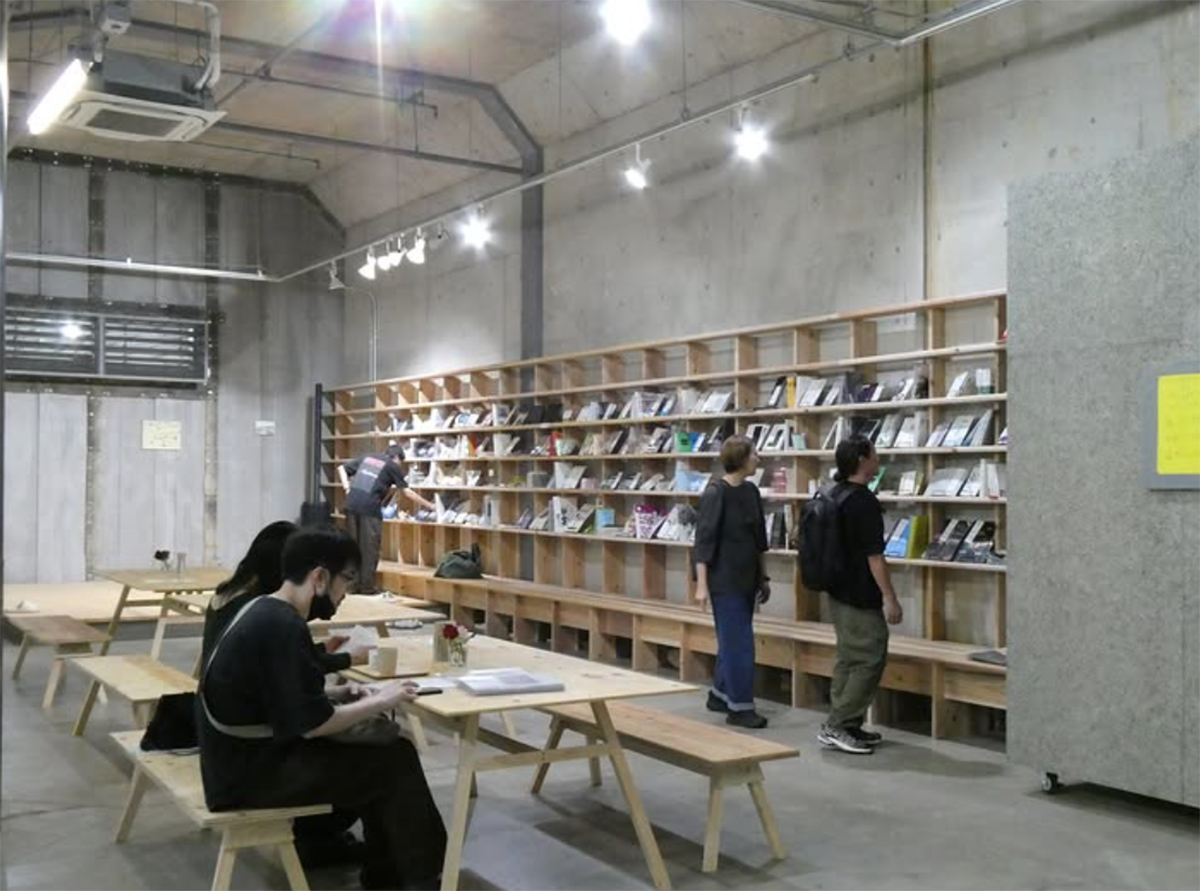 💡開催中のイベント
🌟2025/12/23(火)15:00まで！！
＝＝＝＝＝＝＝＝＝＝＝＝＝
✨🌃NEW Xmas Cafe🌃✨
＝＝＝＝＝＝＝＝＝＝＝＝＝
Art Center NEWのカフェでは、
ホットチョコレート、ホットジンジャーラム、
ホットワインなどの温かいドリンクを販売し、