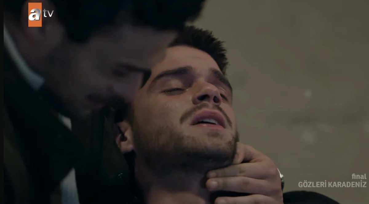 Iam_ghaya's tweet photo. The best scene in the episode was this 🥹❤️ I’m so glad that Halit and Eren had the chance to act together and I got to know Eren ❤️ Iyi Ki Ortağım #AzDur https://t.co/1kVbDKUlEe