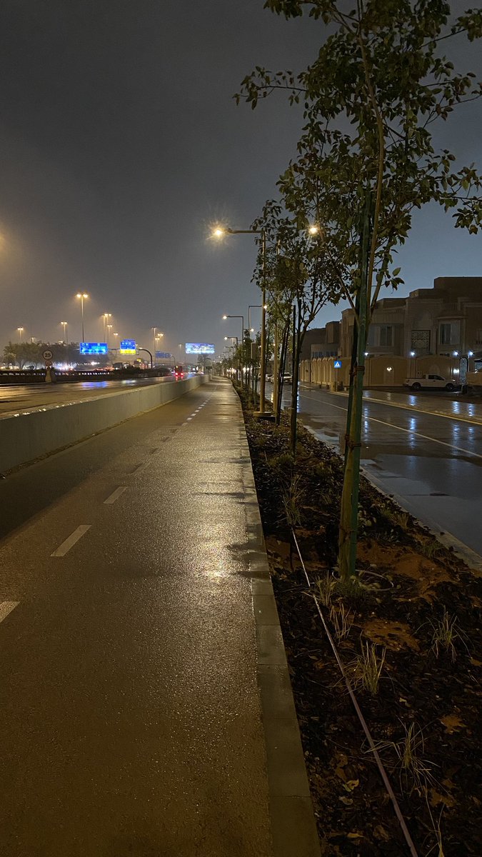 ak3_oo's tweet photo. Rain, silence, and a long walk at night… https://t.co/71cf9AUGcJ