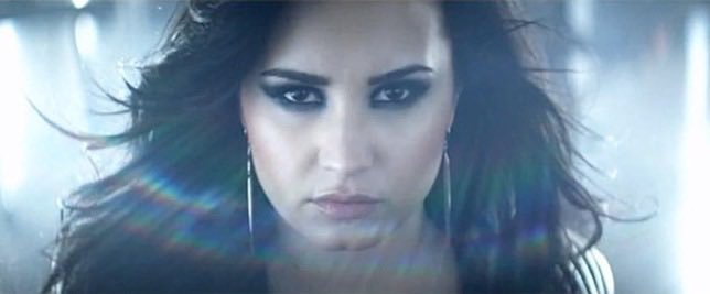 theholydemi's tweet photo. she was giving us hit after hit. https://t.co/YGaiMoWFTC