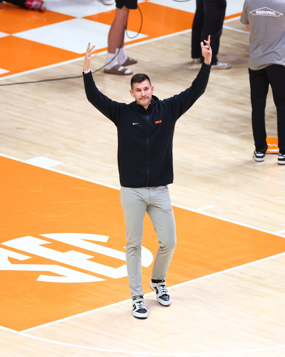 Vol_Hoops's tweet image. distinguished VFL in the building

🟠 @fulkerson_john