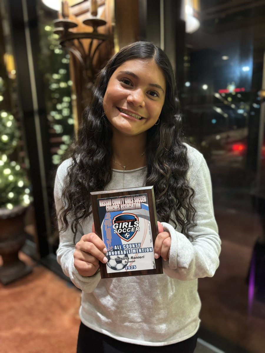 vicranieri2029's tweet photo. Another amazing Varsity soccer season with my teammates! Honored to be named All County Honorable mention and Golden Boot Award for most goals scored this season as a freshman! @NewsdayHSsports @ImCollegeSoccer @Get2CollegAth @PrepSoccer @TopDrawerSoccer @ImYouthSoccer @TopPreps https://t.co/BJGytBuTDc