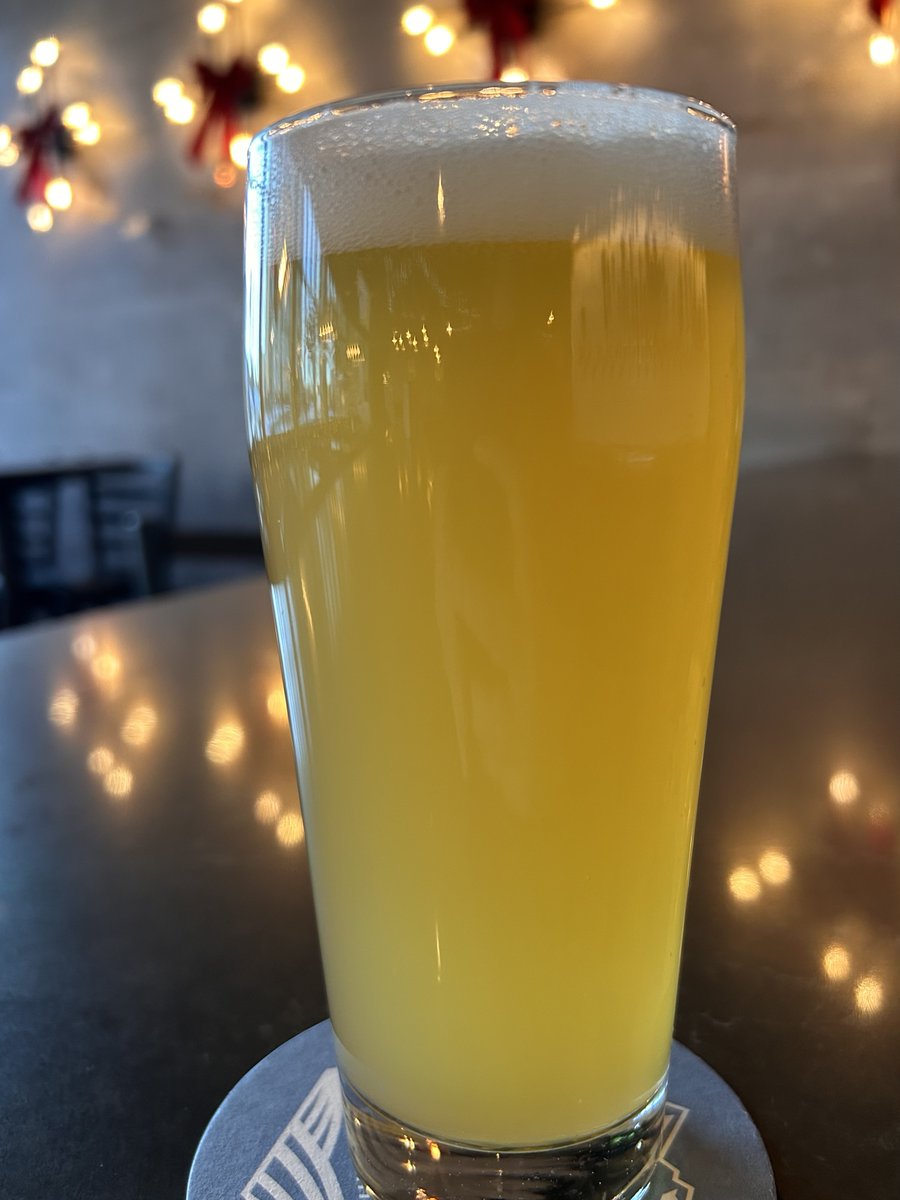 12 DAYS OF BEERS | <a href="/ReUnionBrewery/">ReUnion Brewery</a> Pounder 🍻

Centennial hops lure you in with a lemony left hook and a grapefruit jab while dancing like a butterfly on a pillowy stage of wheat. Stop in and give this one a try!

#12days #12daysofbeers #beerlover #dsmbeers #westdesmoines #iowa