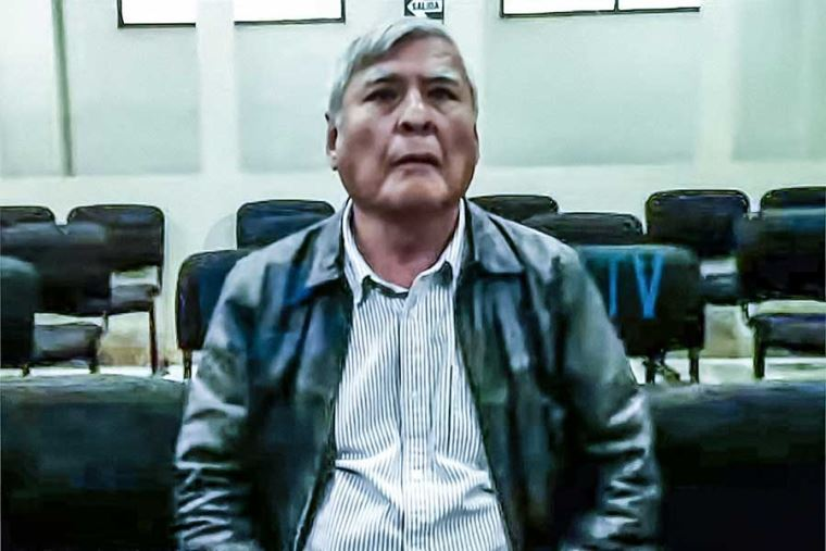 DiarioElPeruano's tweet photo. ▶️El Segundo Juzgado de Investigación Preparatoria Nacional rechazó el pedido de Víctor Polay Campos para acogerse a la Ley 32107, sobre prescripción de delitos de lesa humanidad, por lo que seguirá siendo investigado por homicidio.👉https://t.co/2aefI0O6I4 https://t.co/tOyWjUOaG6