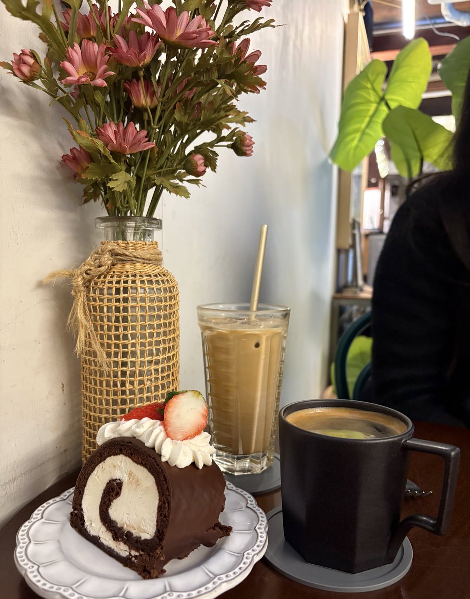언니야 나 저 카페 또 가고싶어ㅓ
마띠에르! 케이크 존맛