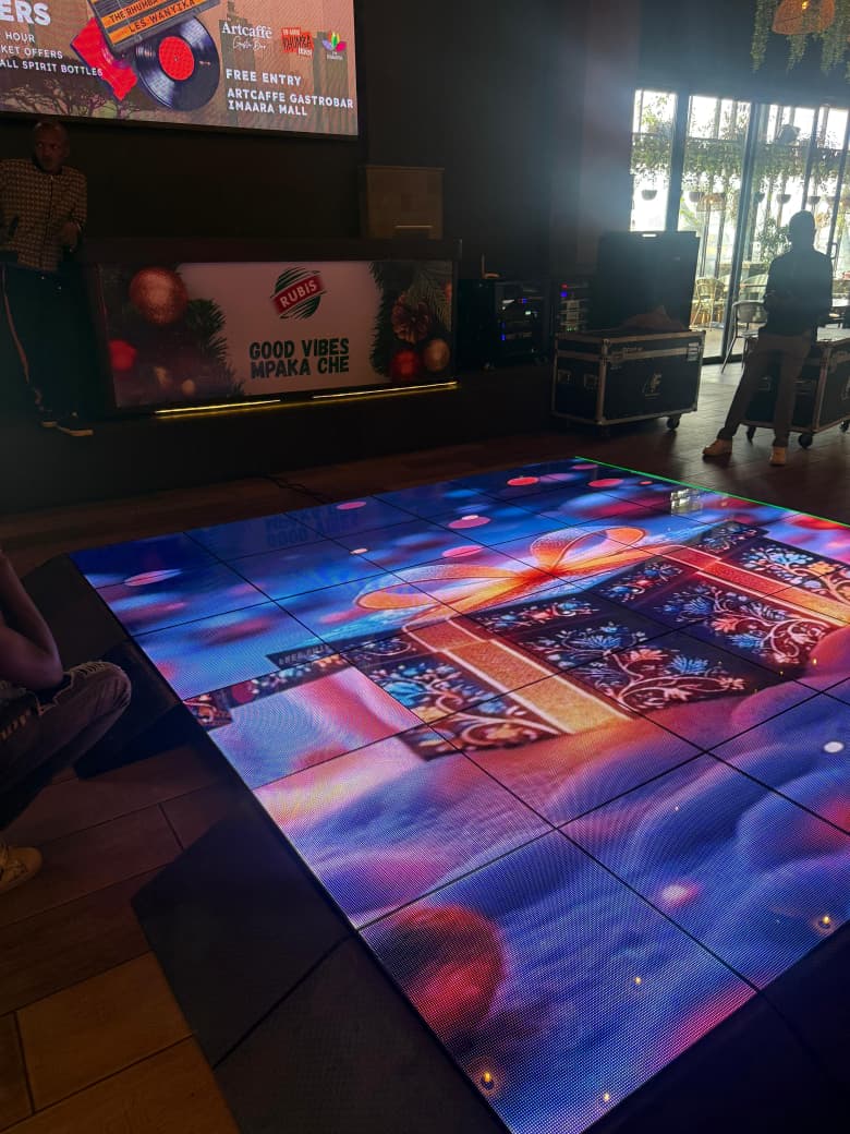 Proud to have curated the Rubis Energy Kenya End of Year Party 2025 at Imaara Mall.
#Trueblaq #EnhancingBrandValue #Nairobi #YearEndParty #CorporateEvent #RubisEnergyKE