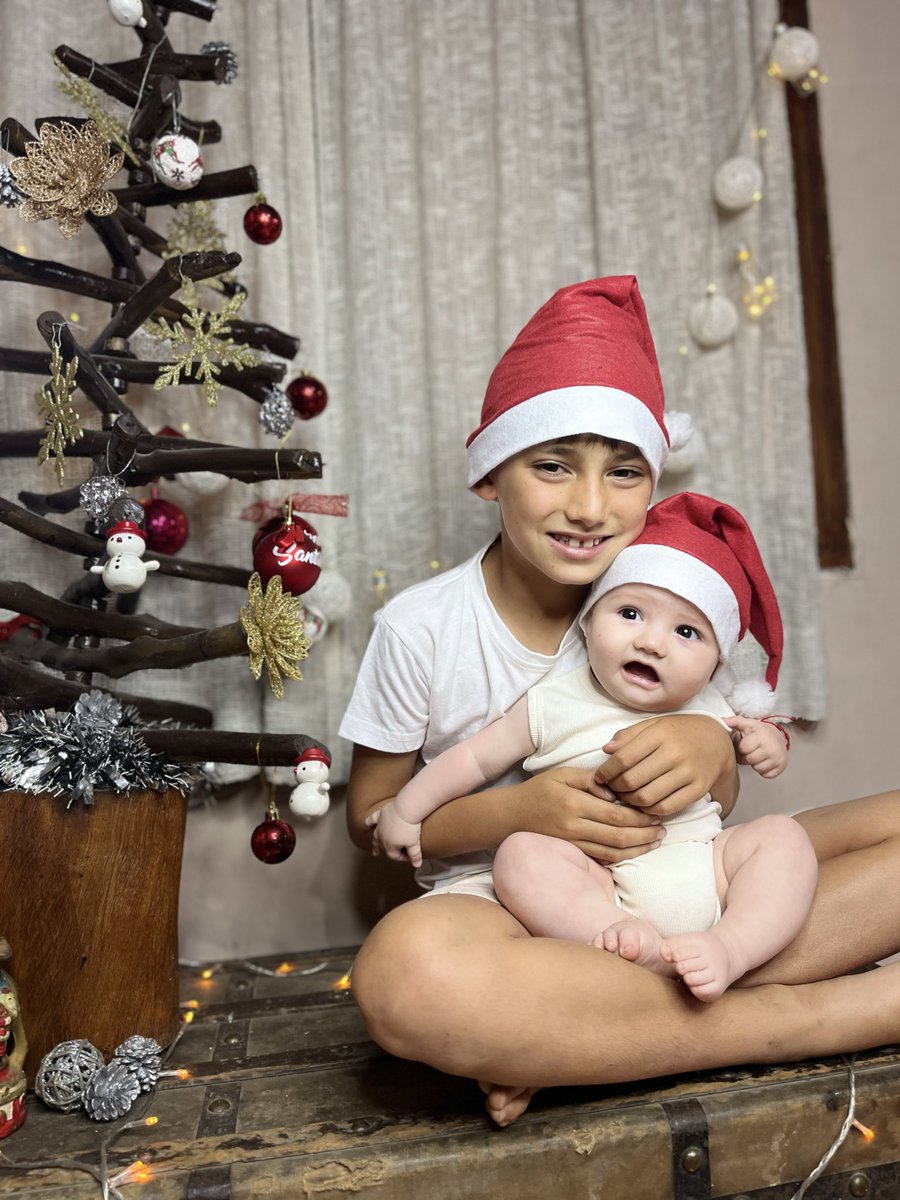 No me tenía ni fe para hacerle las fotos d navidad y terminaron quedando perfectas😍🎄