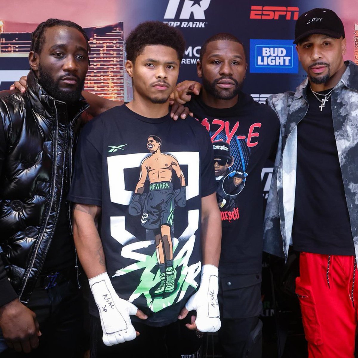 This picture has a combined record of 148-0...

If Shakur Stevenson also retires undefeated, we could be looking at one of the greatest boxing photos of all-time 📸
