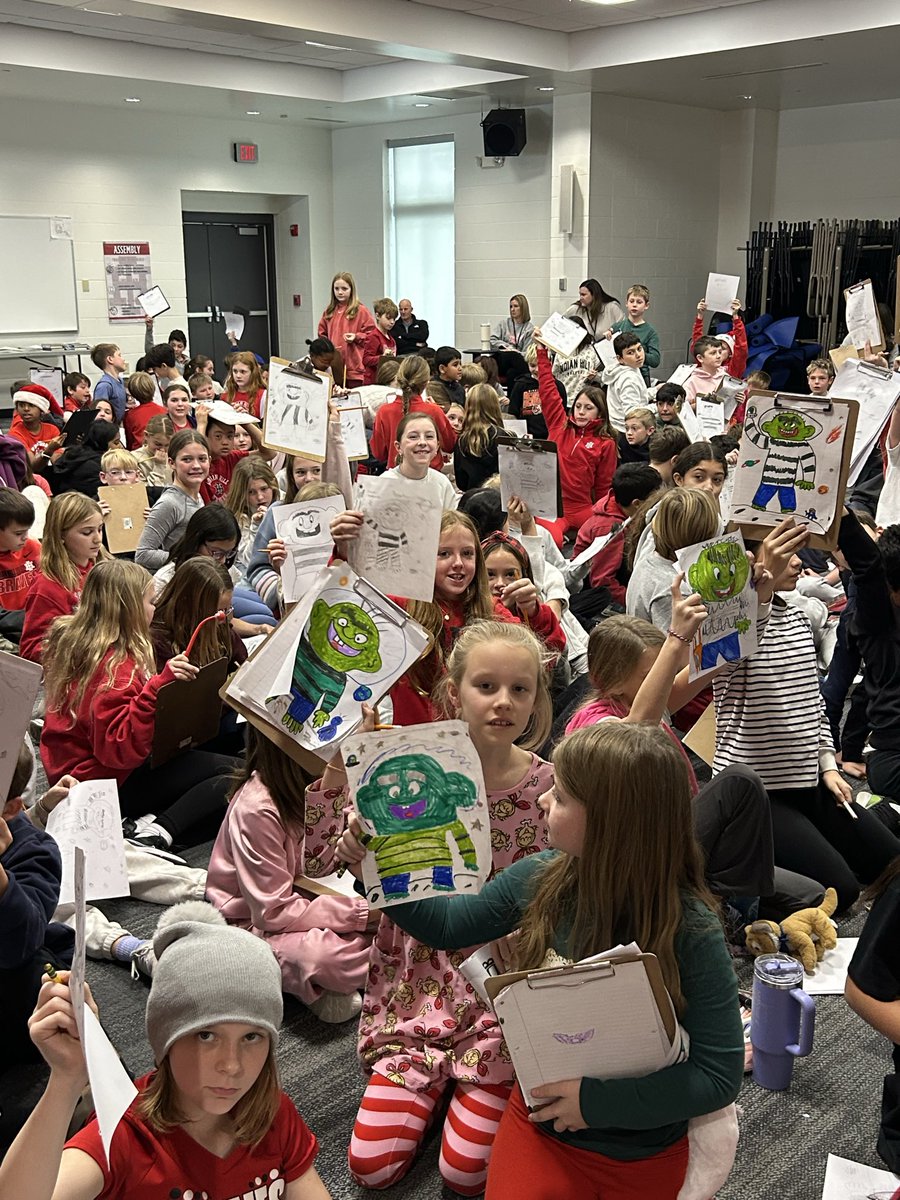 Sara Jones tweet media